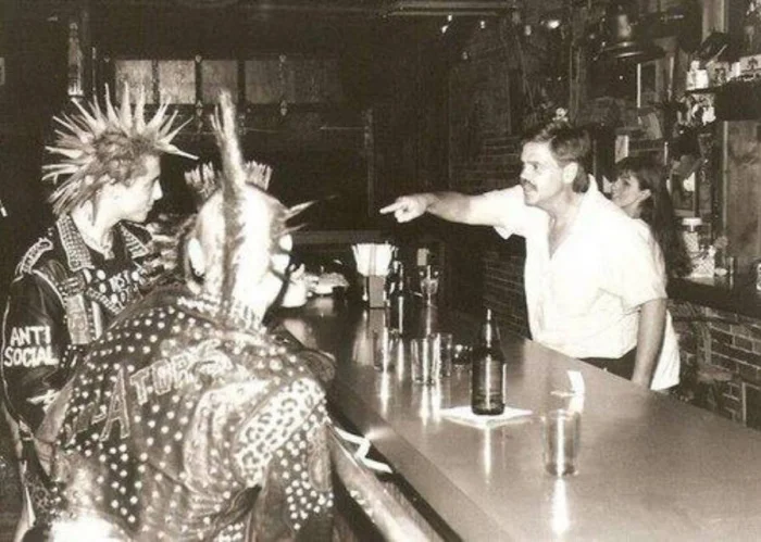 Flyer: PUNKROCKBAR + POLITISCHER FILM